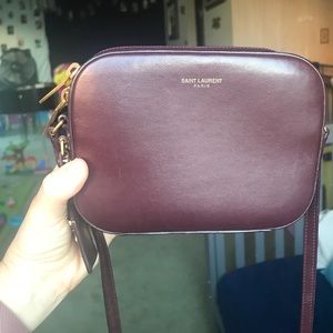 💯 %authentic ysl crossbody bag in burgundy